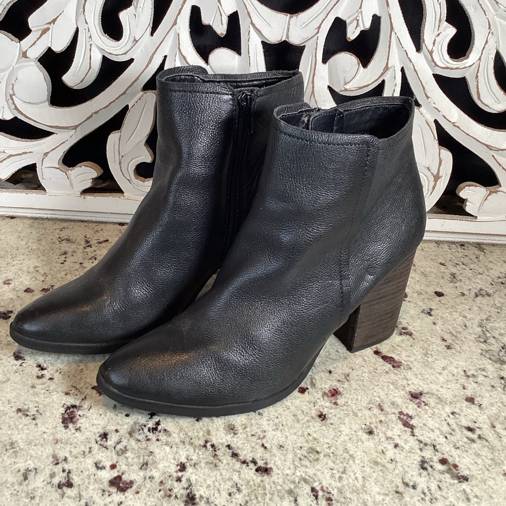 Steve Madden Black Leather Ankle Boots Size 8